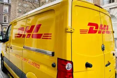 DHL Fahrzeug für Rückversand